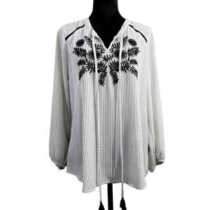 Womens Christopher & banks embroidered spring summer blouse size Medium